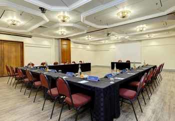 The Parktonian All Suite Hotel 4*