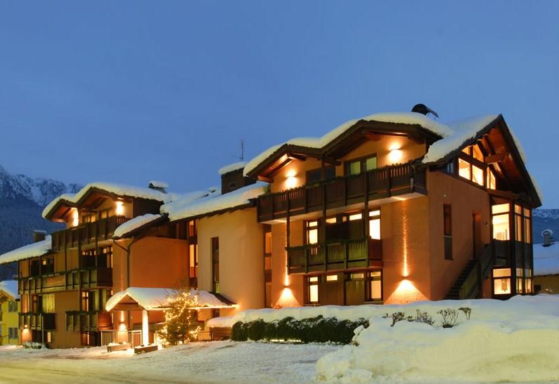 Holiday Hotel Monclassico 3*