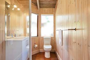 Under Milkwood Resort 4*