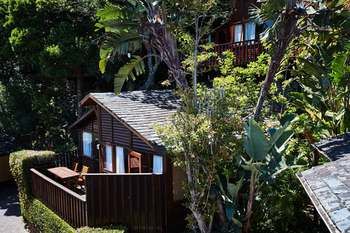 Under Milkwood Resort 4*