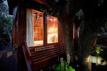 Under Milkwood Resort 4*