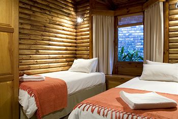 Under Milkwood Resort 4*