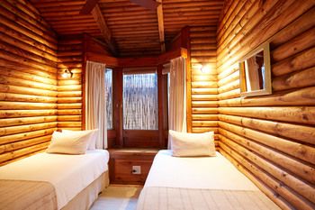 Under Milkwood Resort 4*