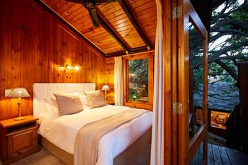 Under Milkwood Resort 4*