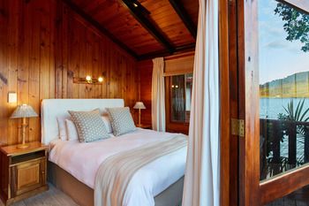 Under Milkwood Resort 4*