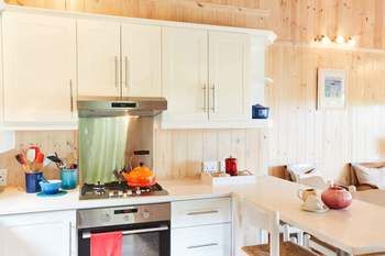 Under Milkwood Resort 4*