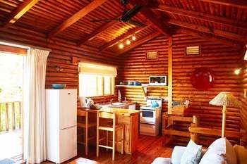 Under Milkwood Resort 4*