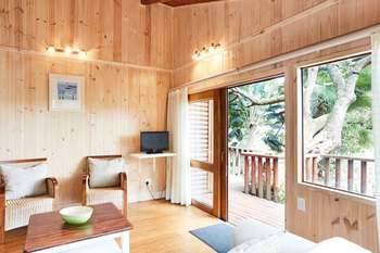 Under Milkwood Resort 4*