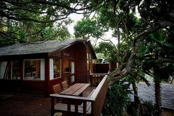 Under Milkwood Resort 4*
