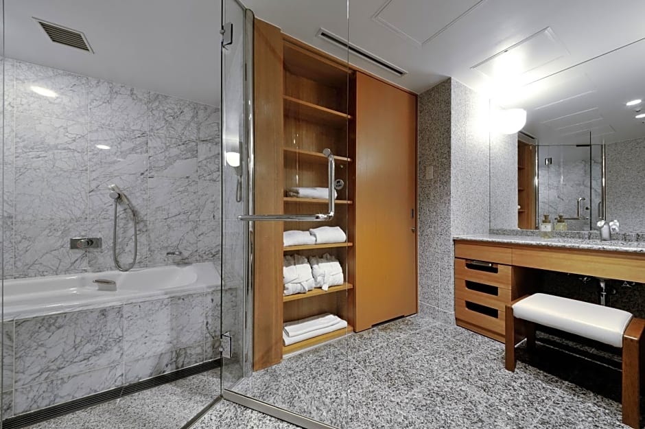 JR Kyushu Station Hotel Kokura 4*