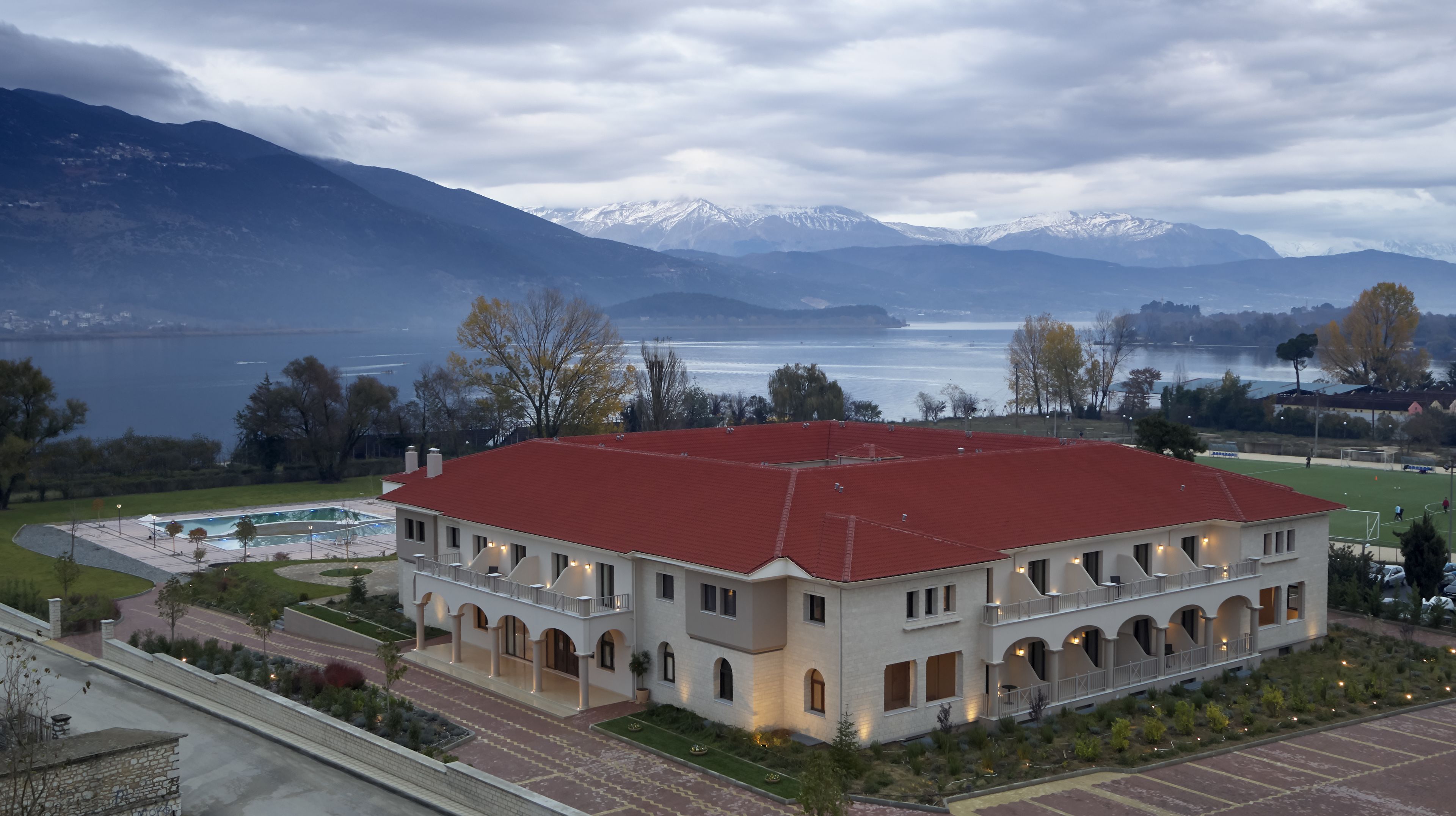 The Lake Hotel 5*