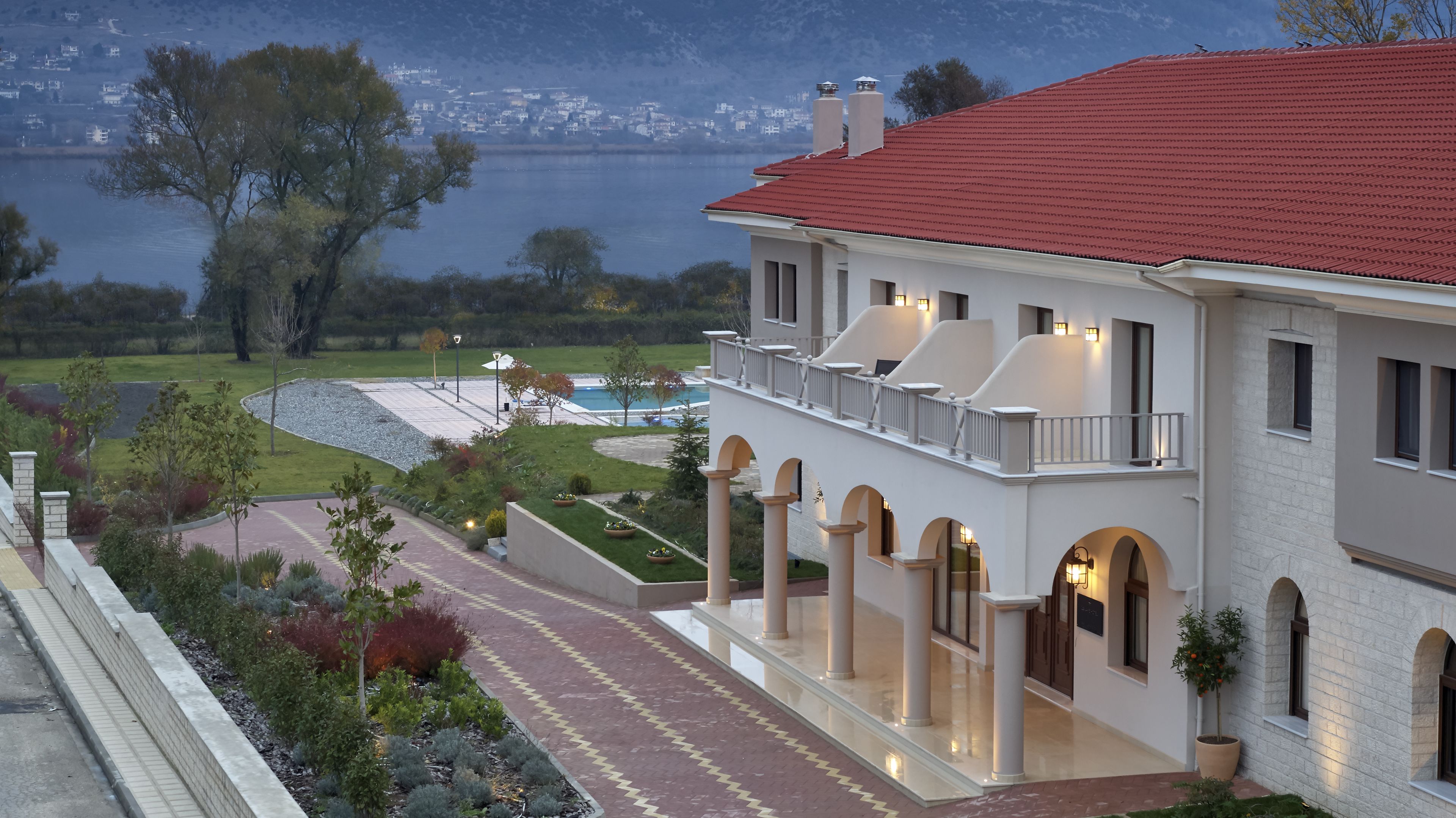 The Lake Hotel 5*
