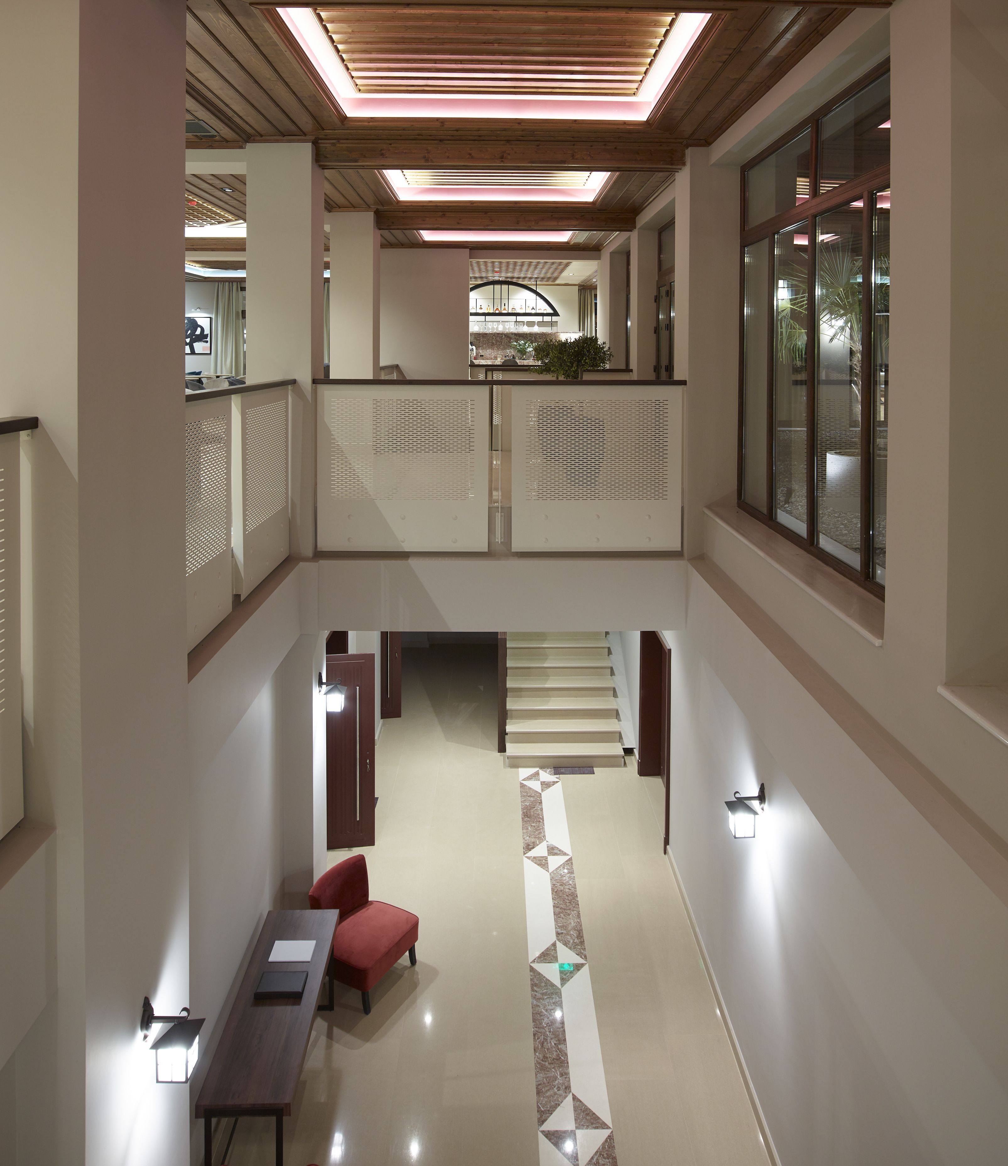 The Lake Hotel 5*