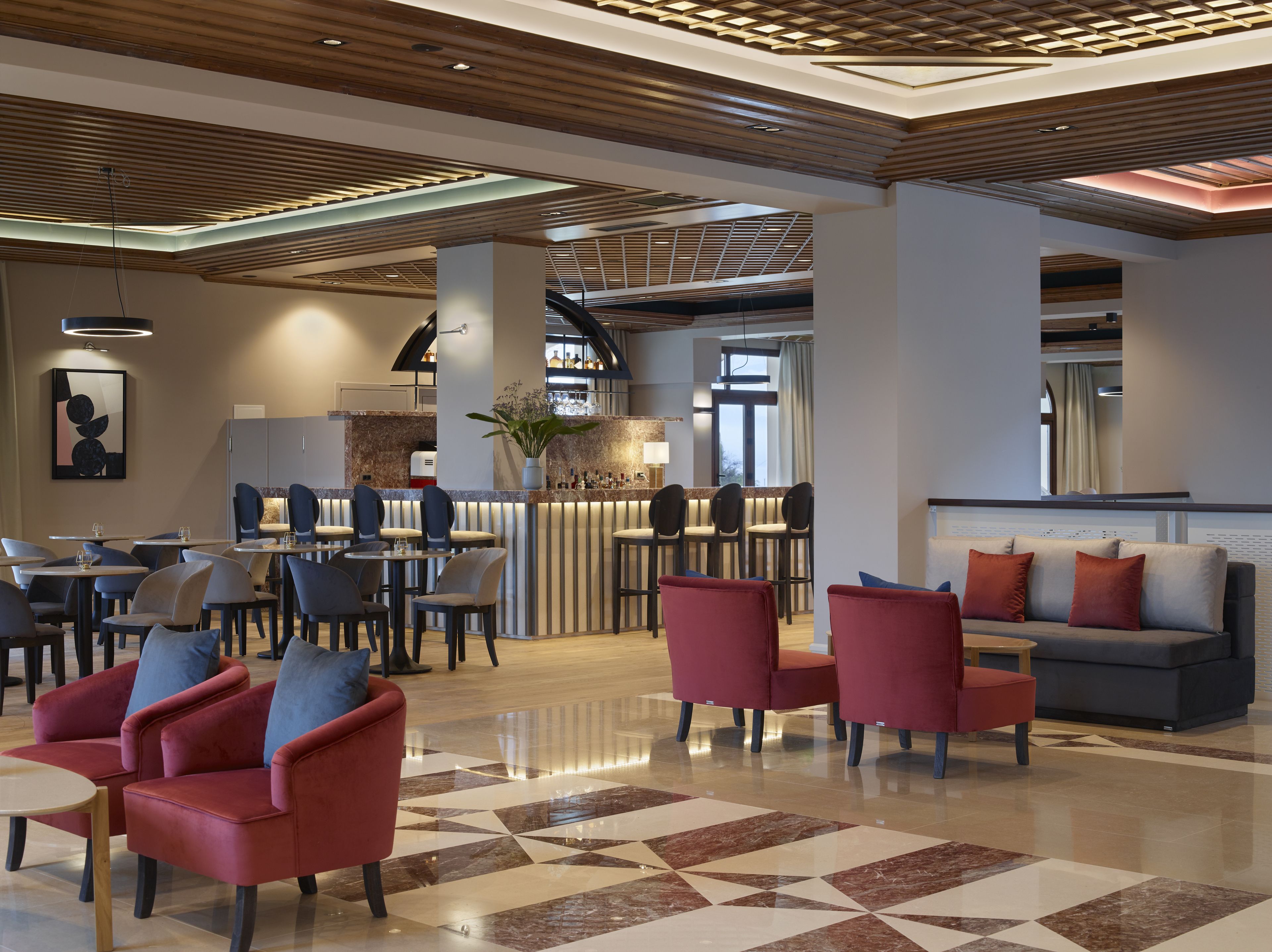 The Lake Hotel 5*