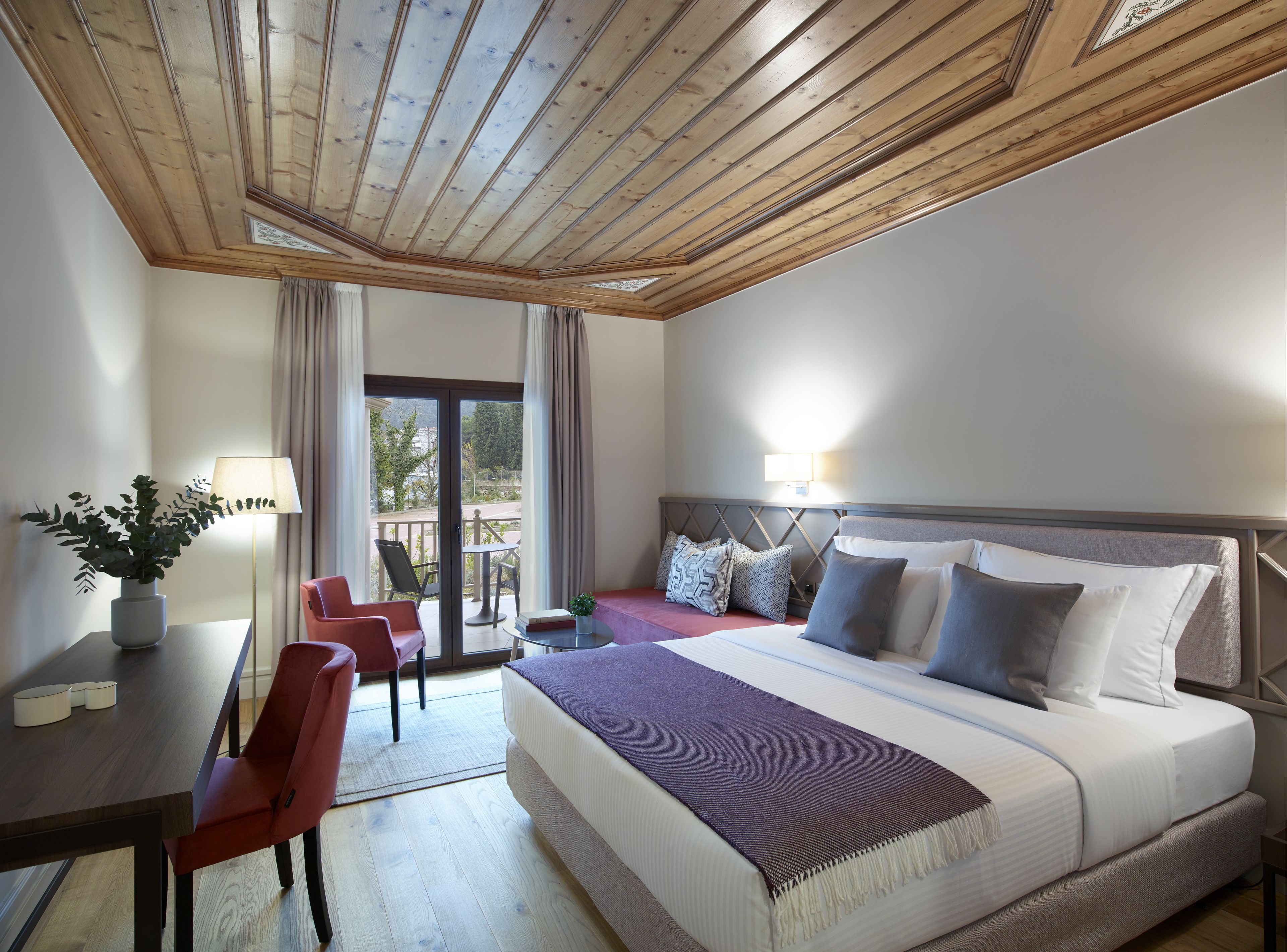 The Lake Hotel 5*