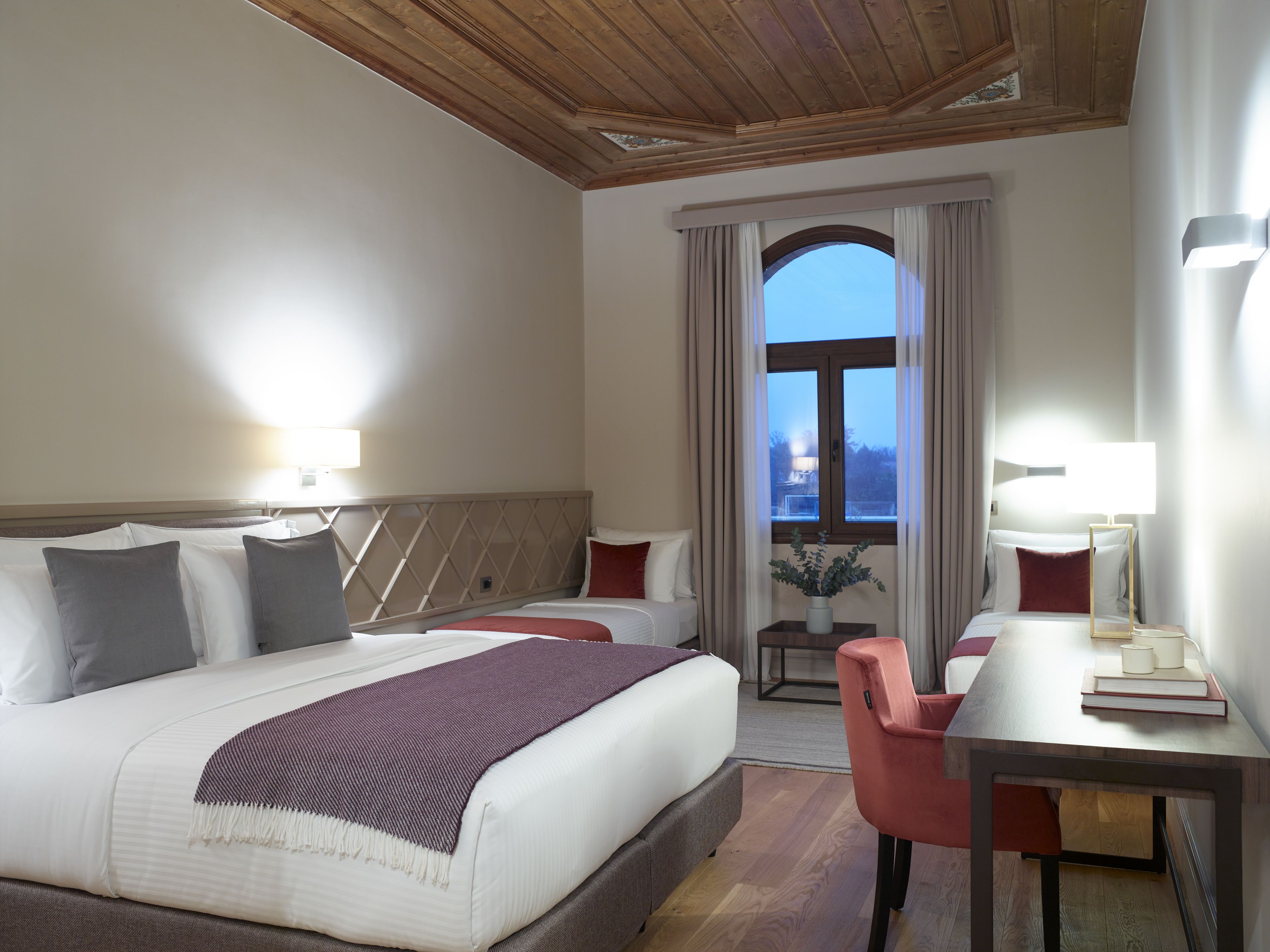 The Lake Hotel 5*