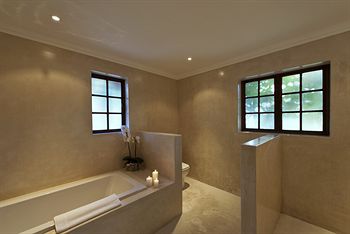 Knysna Hollow Country Estate 4*
