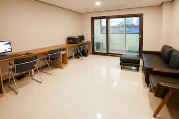 Cs Premier Hotel 4*