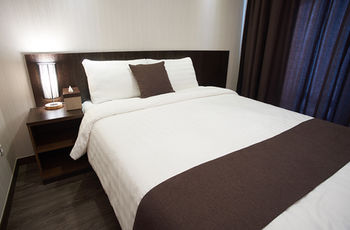 Cs Premier Hotel 4*