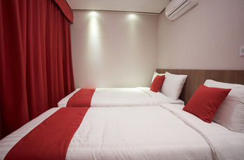 Cs Premier Hotel 4*