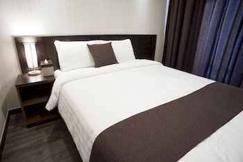 Cs Premier Hotel 4*
