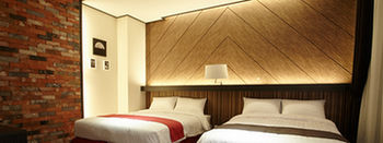 Cs Premier Hotel 4*