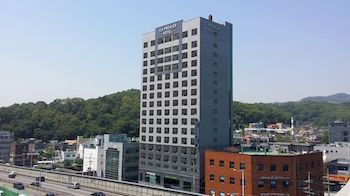 Cs Premier Hotel 4*