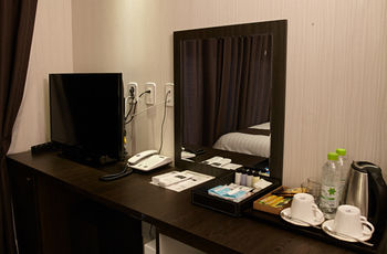 Cs Premier Hotel 4*