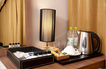 Cs Premier Hotel 4*