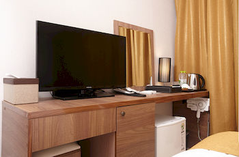 Cs Premier Hotel 4*