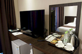 Cs Premier Hotel 4*