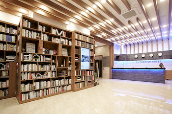 Cs Premier Hotel 4*