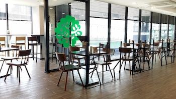 Cs Premier Hotel 4*