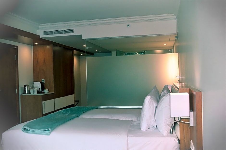 Blaauwberg Beach Hotel 4*