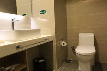 The Pines Melaka 4*
