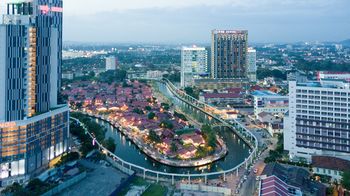 The Pines Melaka 4*