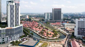 The Pines Melaka 4*