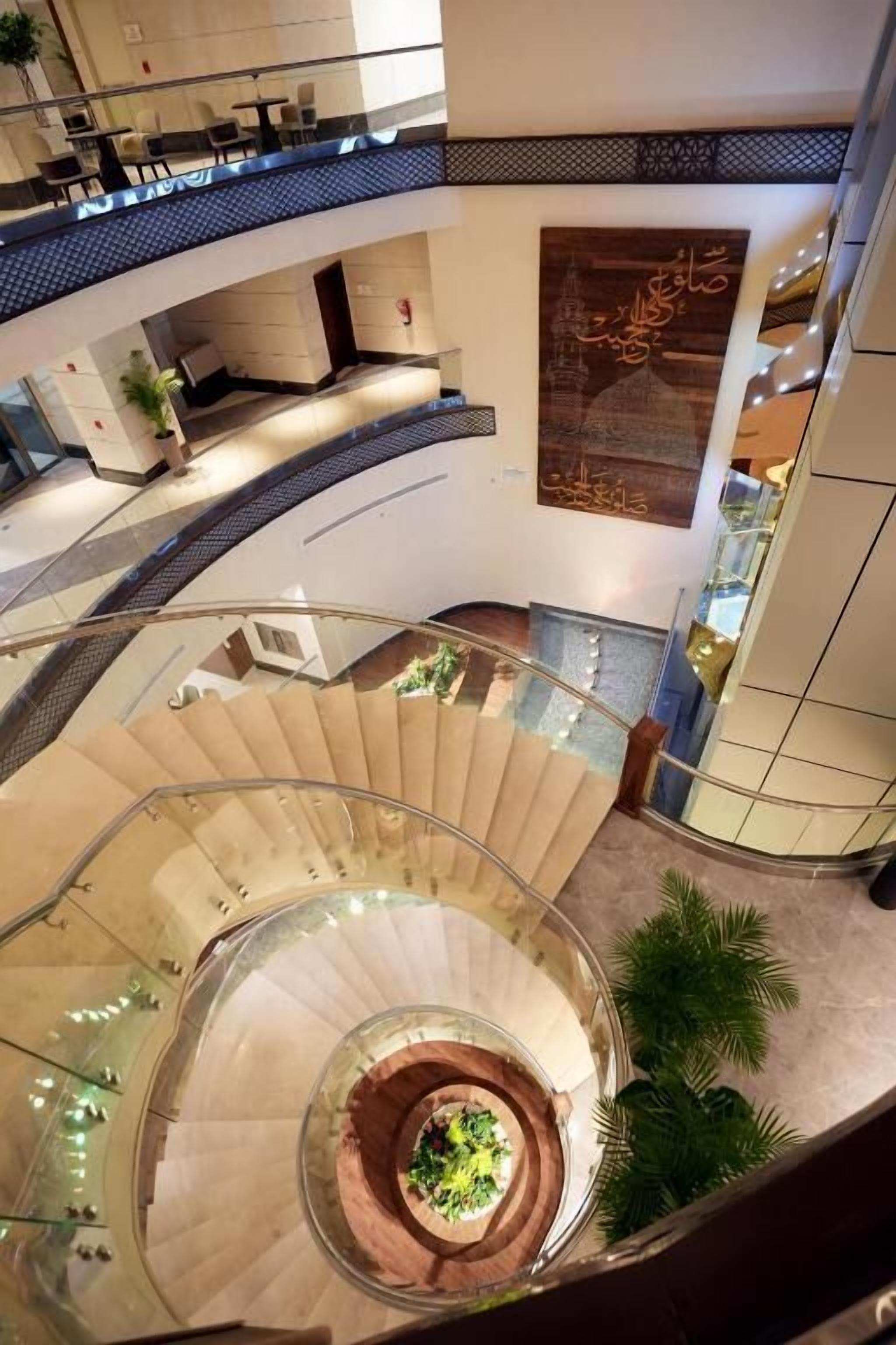 Peninsula Worth Hotel 0*