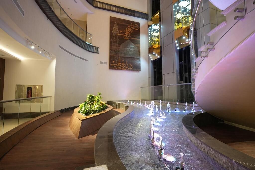 Peninsula Worth Hotel 0*