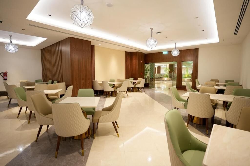 Peninsula Worth Hotel 0*