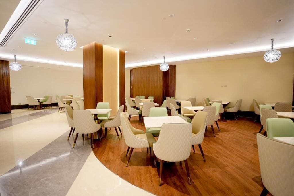 Peninsula Worth Hotel 0*