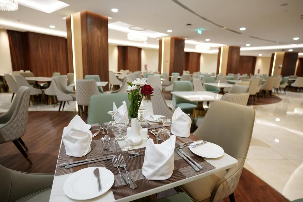 Peninsula Worth Hotel 0*