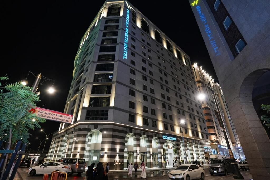 Peninsula Worth Hotel 0*