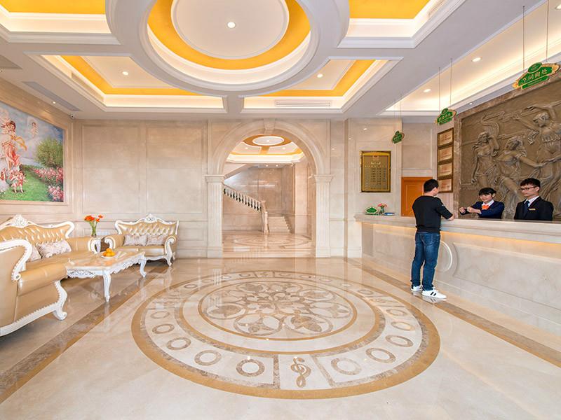 Vienna Hotel (Shenzhen International Convention and Exhibition Center Fuyong Baoan Avenue) 3*