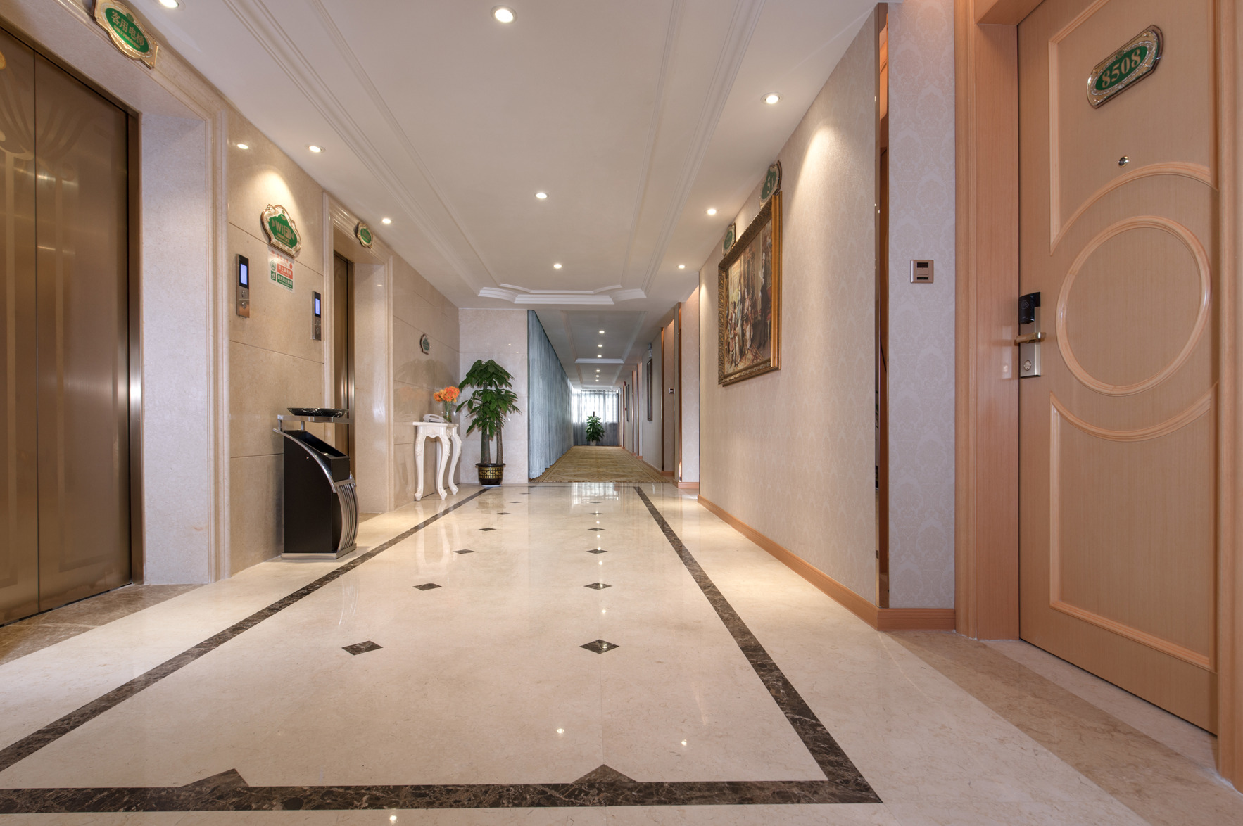 Vienna Hotel (Shenzhen International Convention and Exhibition Center Fuyong Baoan Avenue) 3*