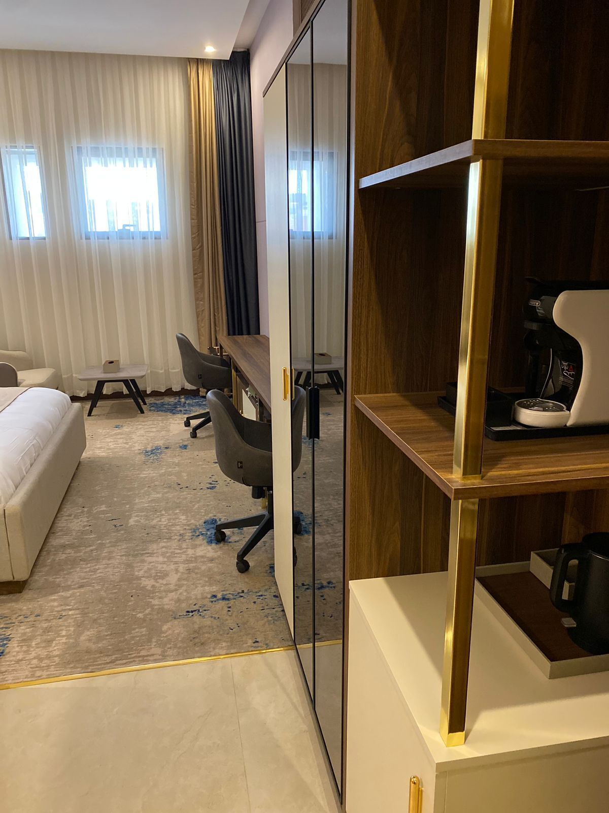 Fender Hotel 0*