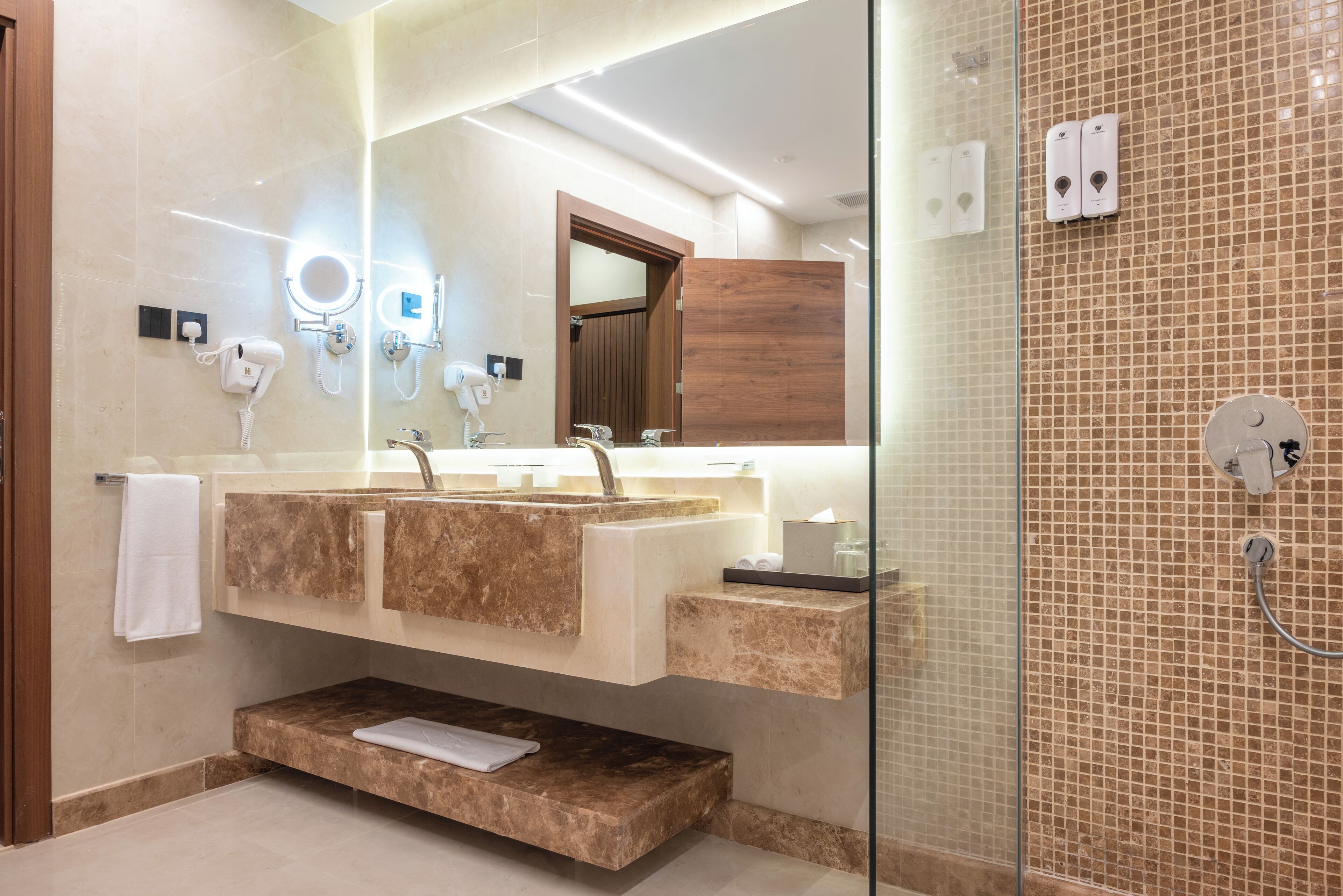 Fender Hotel 0*