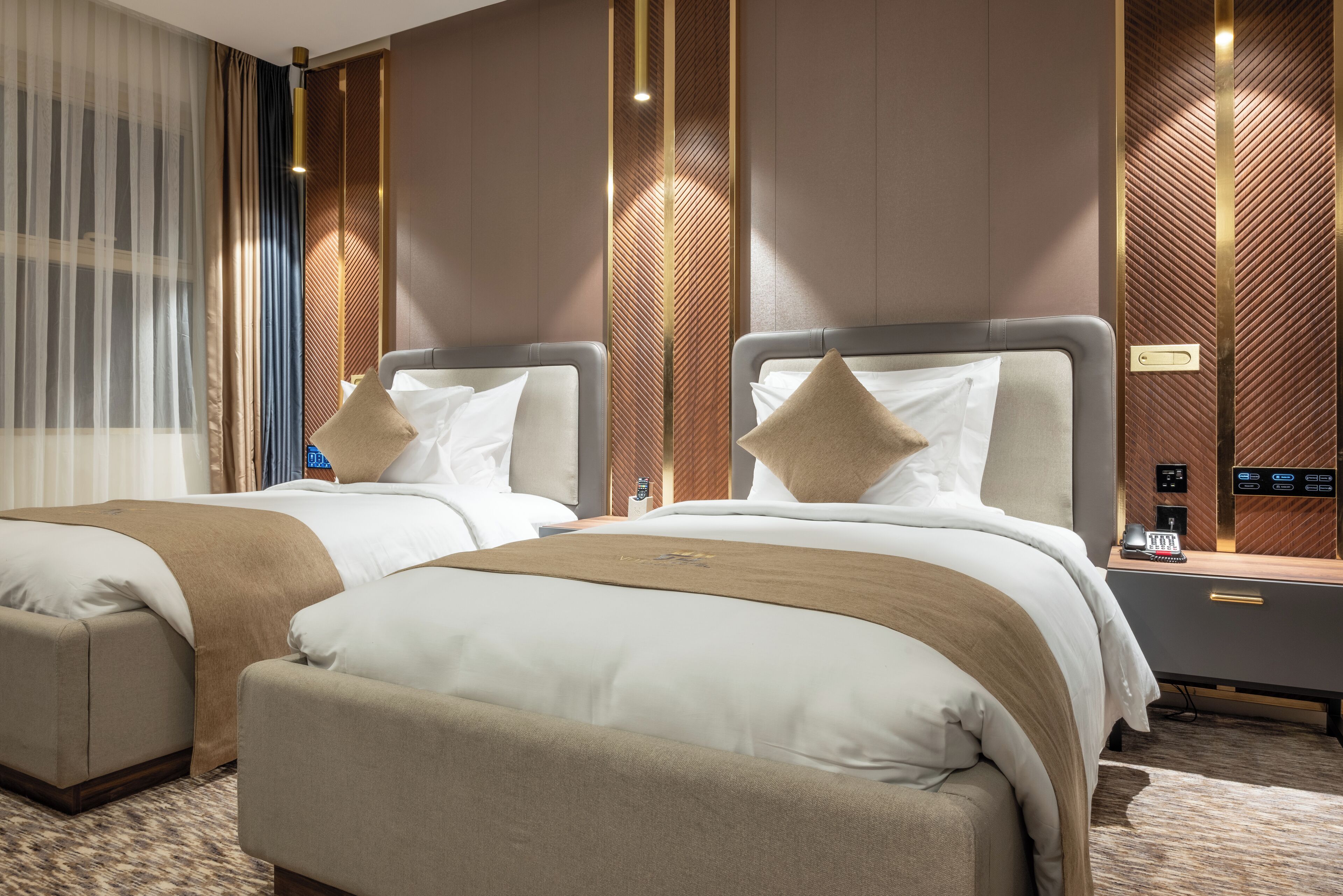 Fender Hotel 0*