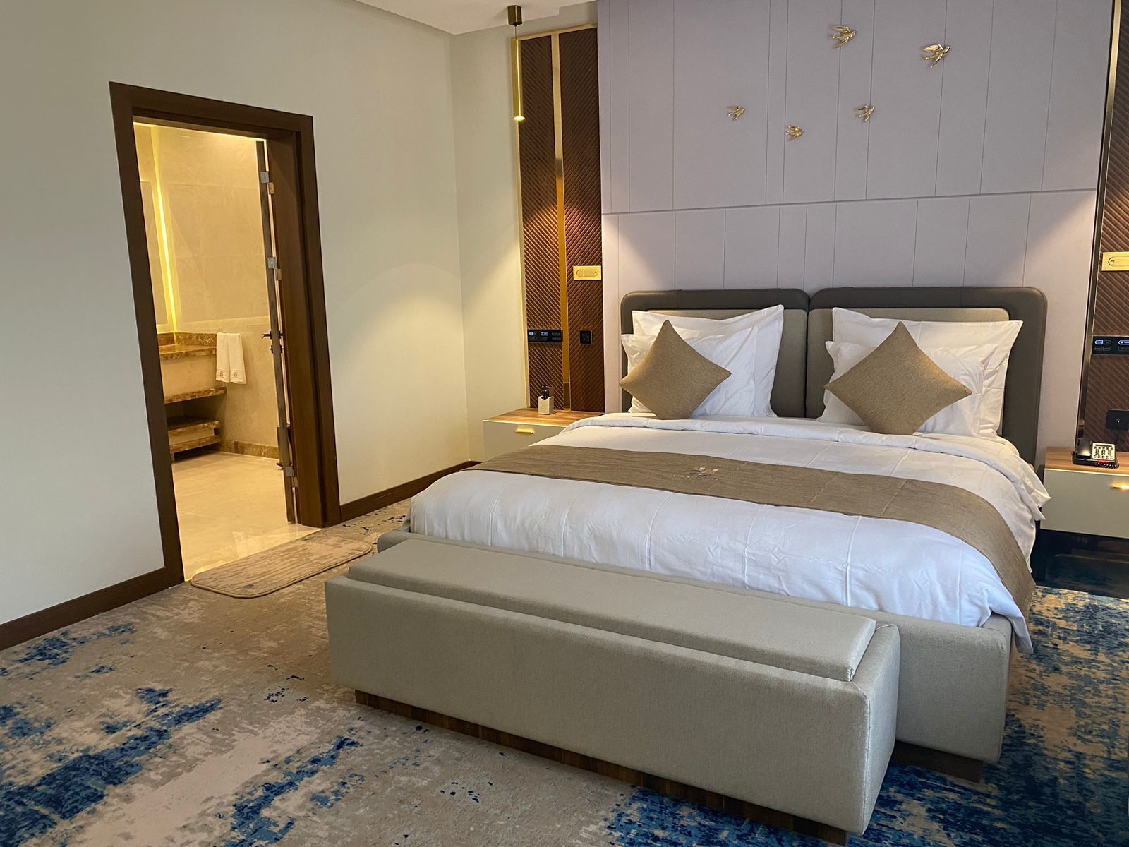 Fender Hotel 0*