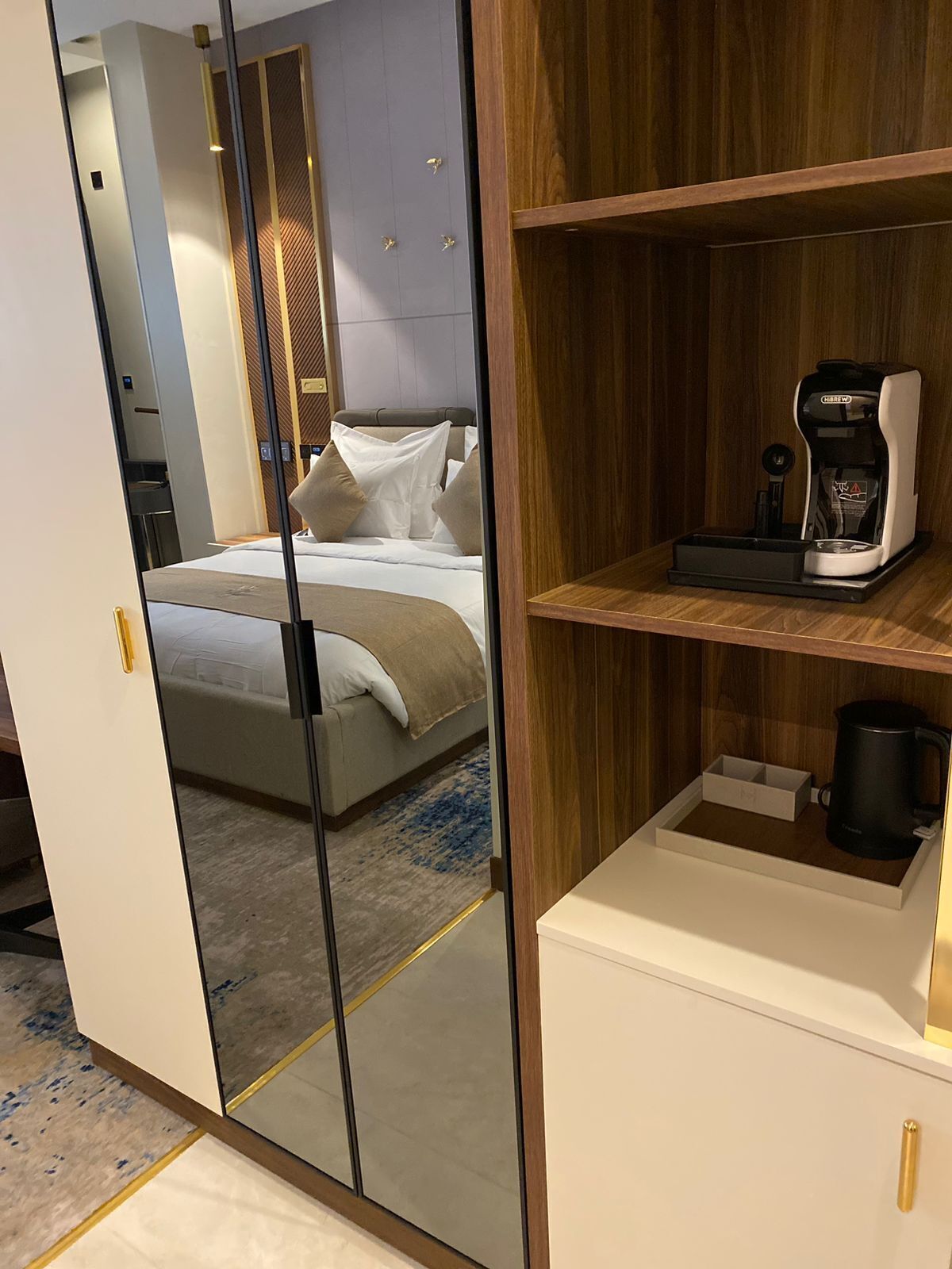 Fender Hotel 0*